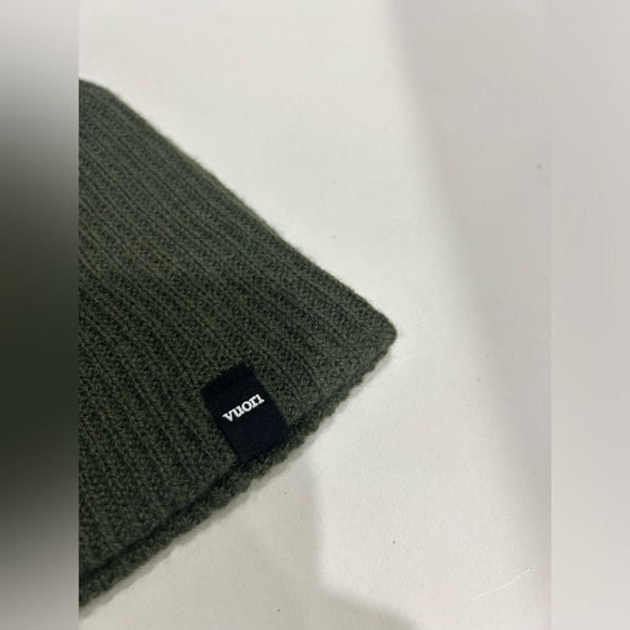 Vuori Women's Manchester Beanie Green Oregano NWT Wool Cashmere Soft Cozy - Picture 4 of 7